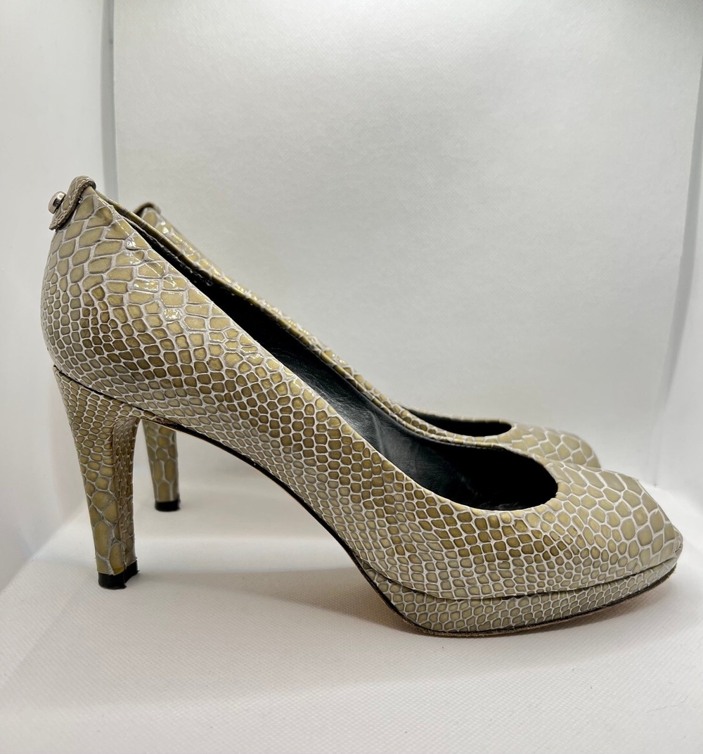 STUART WEITZMAN Patent Leather Snake Skin Pumps Heels Size 9 1/2 (Bx 23)